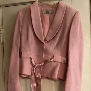 EUC Tahari Arthur S Levine Skirt Suit size 4